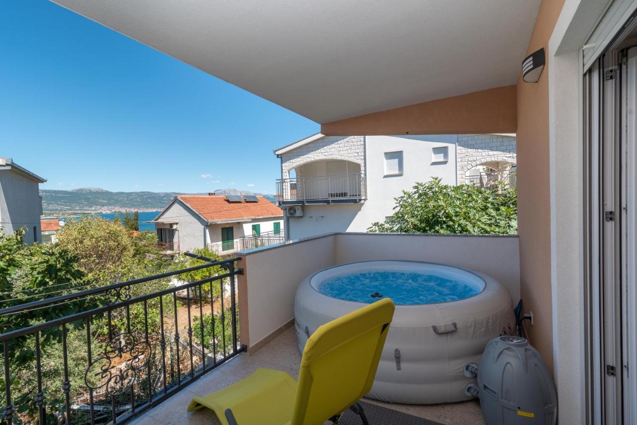 Apartment Gagula With Jacuzzi Trogir Exterior foto