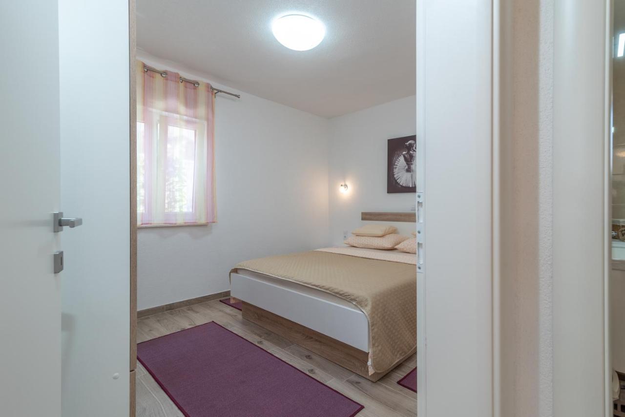 Apartment Gagula With Jacuzzi Trogir Exterior foto