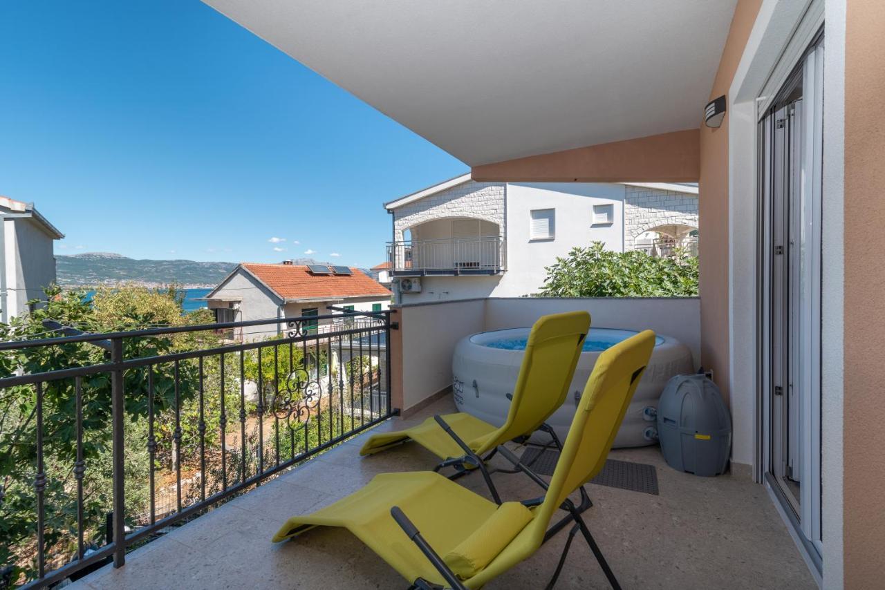 Apartment Gagula With Jacuzzi Trogir Exterior foto