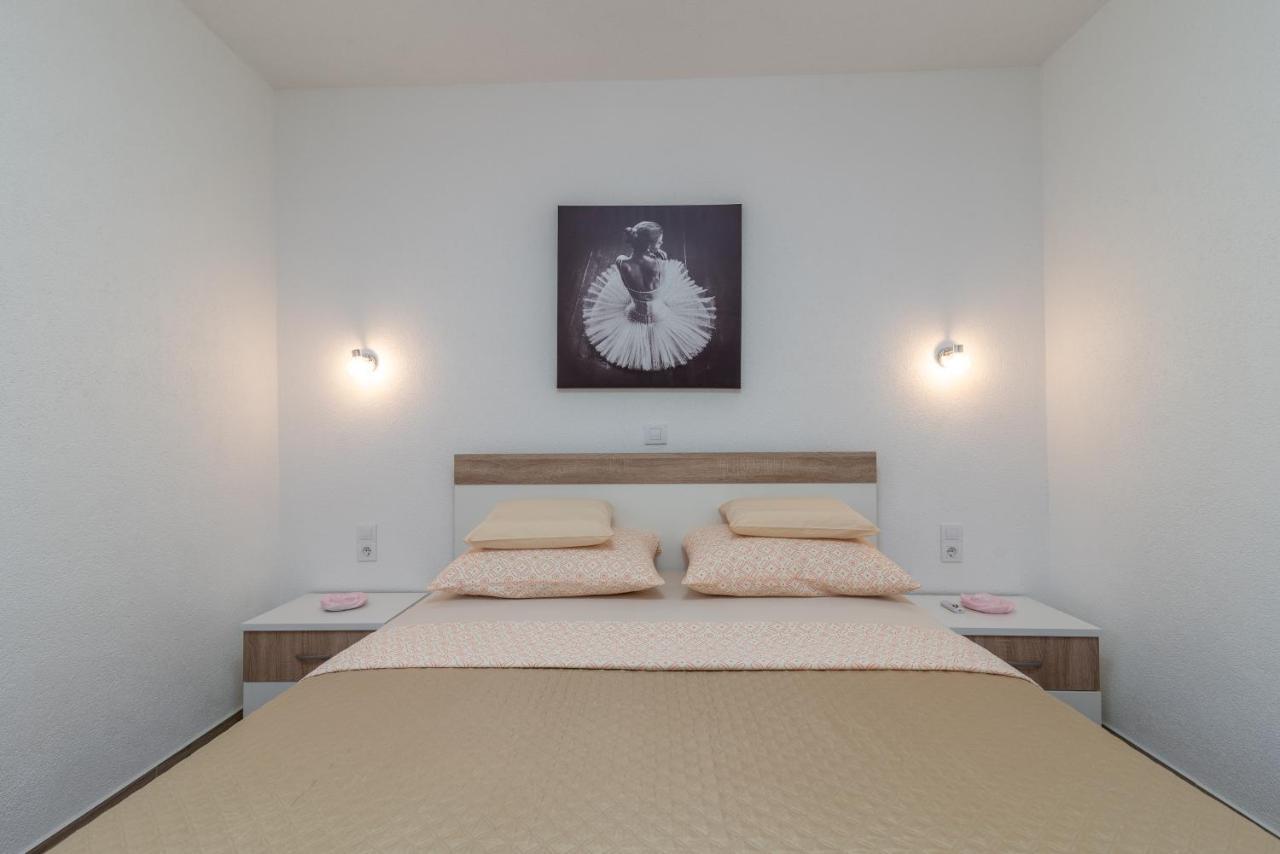 Apartment Gagula With Jacuzzi Trogir Exterior foto